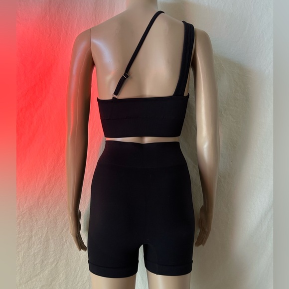 Matching Black Gym Sst - Picture 5 of 5